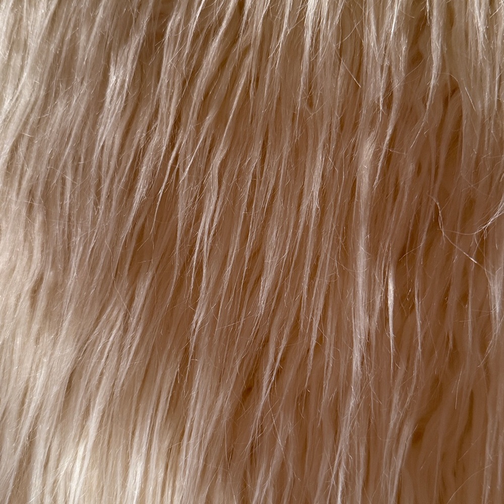 Fabulous Furs Luxurious 80 s style cropped Vest in Cream - Picture 4 of 5